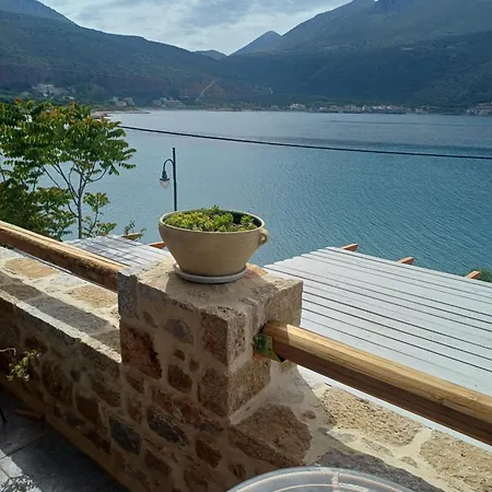 Aqua Retreat Mani Apartamento *