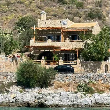 Aqua Retreat Mani Αρεόπολις